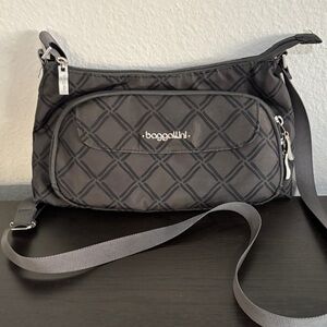 Baggallini Charcoal Patterned Crossbody Bag